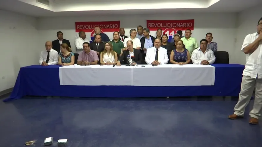 CD reconoce reunión con el PRD