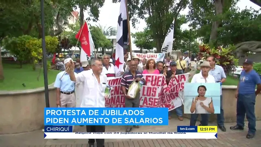 Jubilados protestan por aumento de salarios