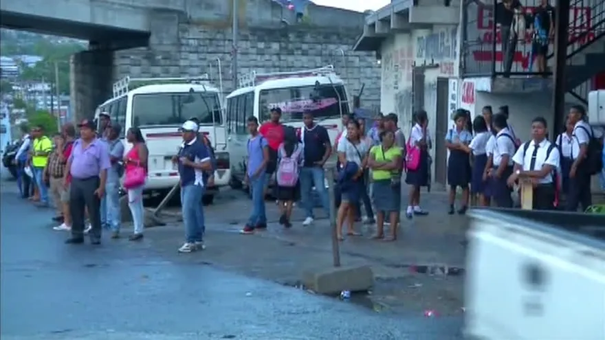 Usuarios, molestos con medidas de conductores piratas