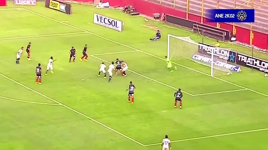 Actuación de Luis Tejada contra el Juan Aurich