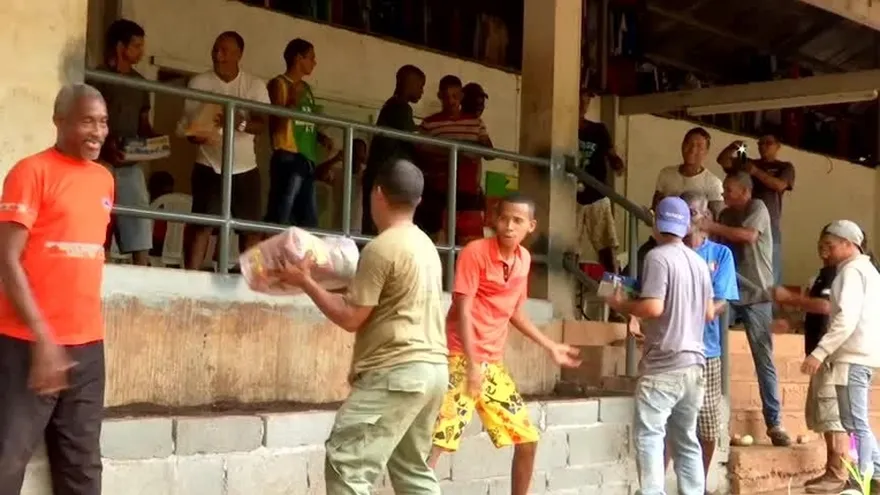 El pastor Aguirre y su campamento que cambia vidas