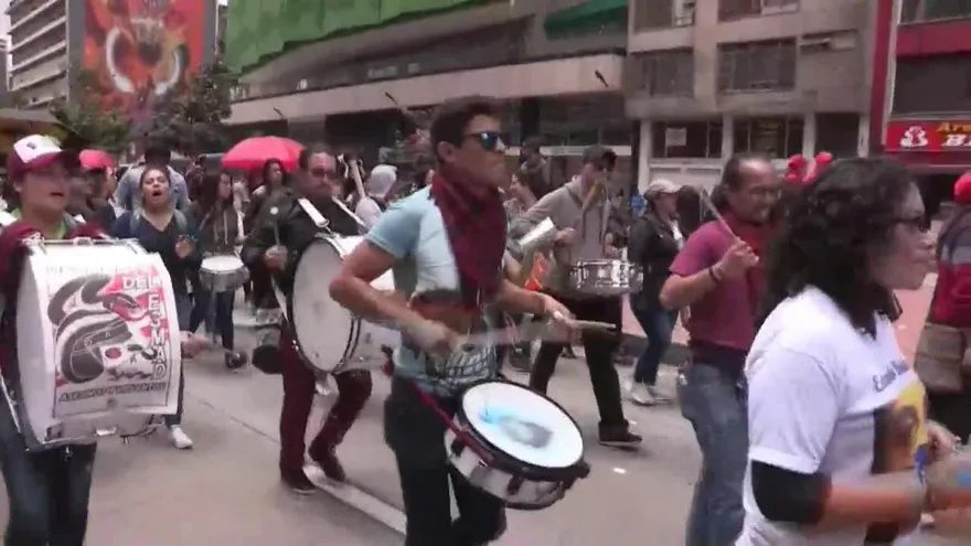 Miles de trabajadores colombianos se unen a huelga contra políticas de Duque