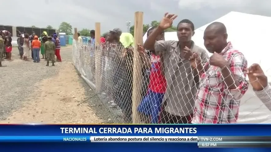 Cierran Terminal de Transporte para los migrantes que pretendían apostarse en los pisos