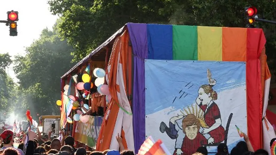 Decenas de miles de personas participaron este sábado en Buenos Aires en la 34ª Marcha del Orgullo LGBTQ Argentina.