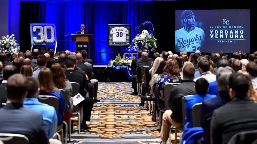 Servicio especial en honor a Yordano Ventura