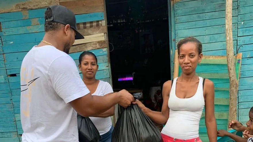 Prospecto de Rays aporta comida en Colombia