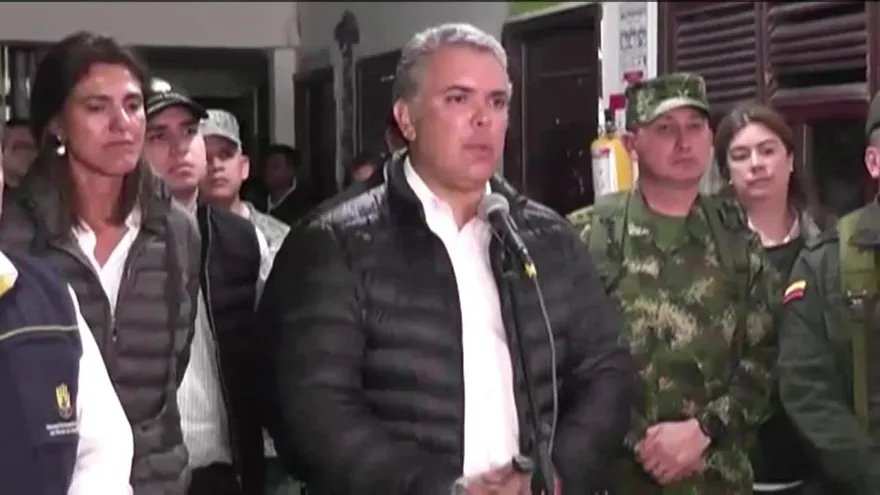 Presidente colombiano visita zona afectada por mortal deslave