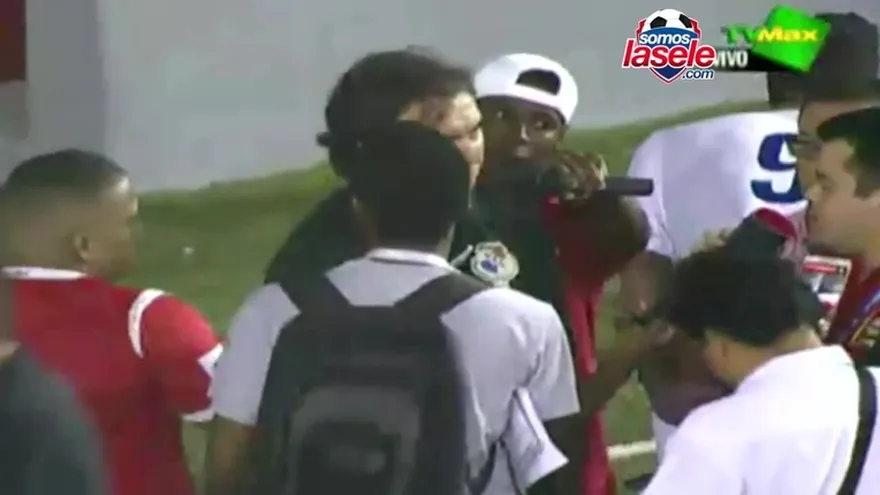 A los puños el DT de la selección mayor de Costa Rica Paolo Wanchope