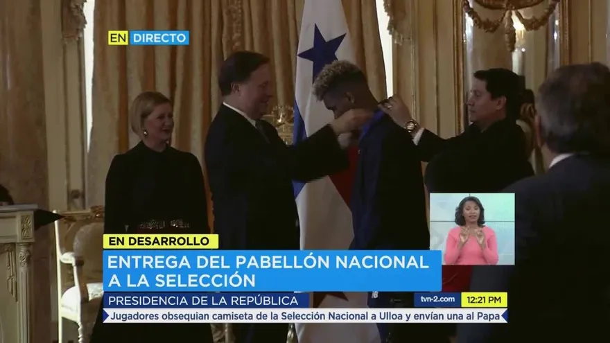 Presidente Varela entrega Condecoraciones a La Sele