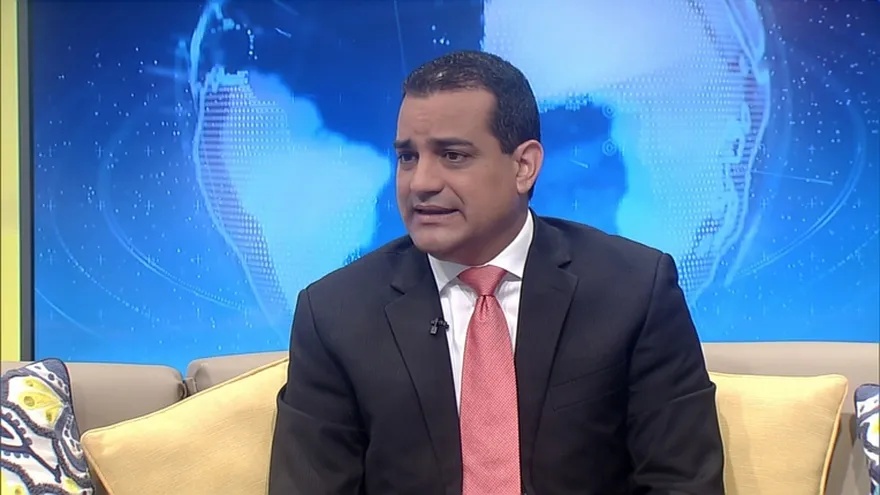 Evalúan necesidad de regular permisos de trabajos a extranjeros