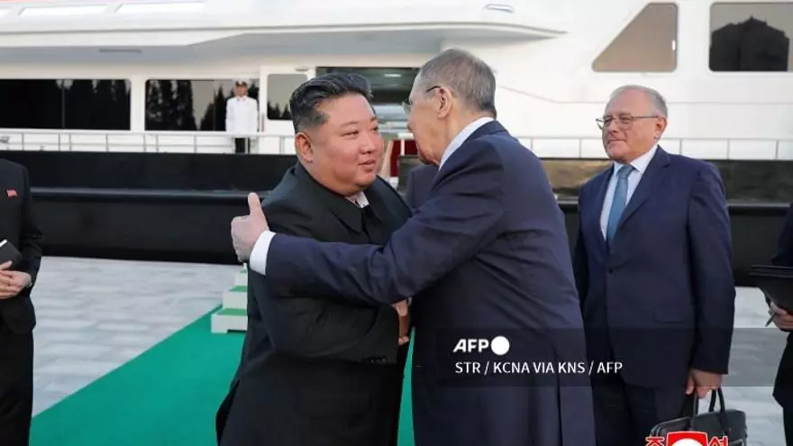 Reunión del líder de Corea del Norte, Kim Jong Un y el canciller ruso, Serguéi Lavrov.
