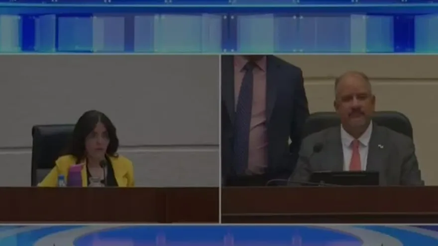 Votación para devolver el derecho a réplica