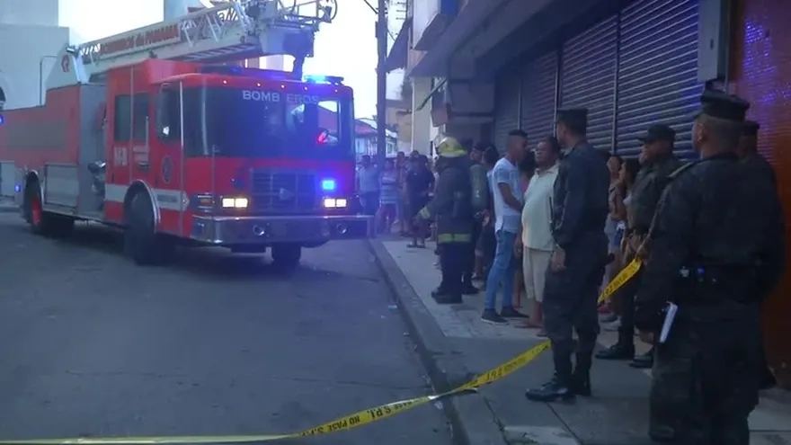 Apartamento en popular Barrio Chino arde en llamas