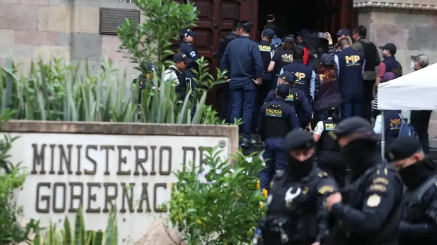 Fiscalía de Guatemala allana ministerio de seguridad por fuga de pandilleros