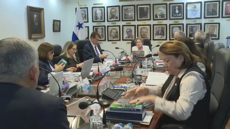 Los magistrados de la Corte Suprema sigue en sesión permanente.