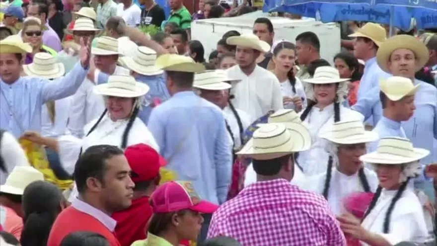 Se inicia el Festival del Sombrero Pintado