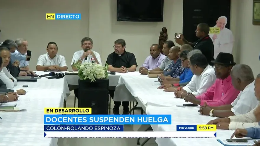 Docentes suspenden paro en Colón