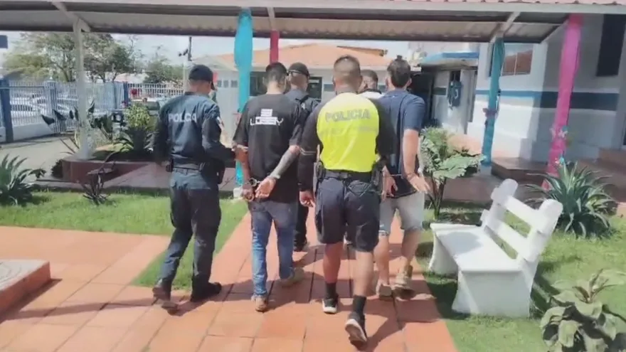 Dos de las personas aprehendidas en la fiesta clandestina en La Chorrera