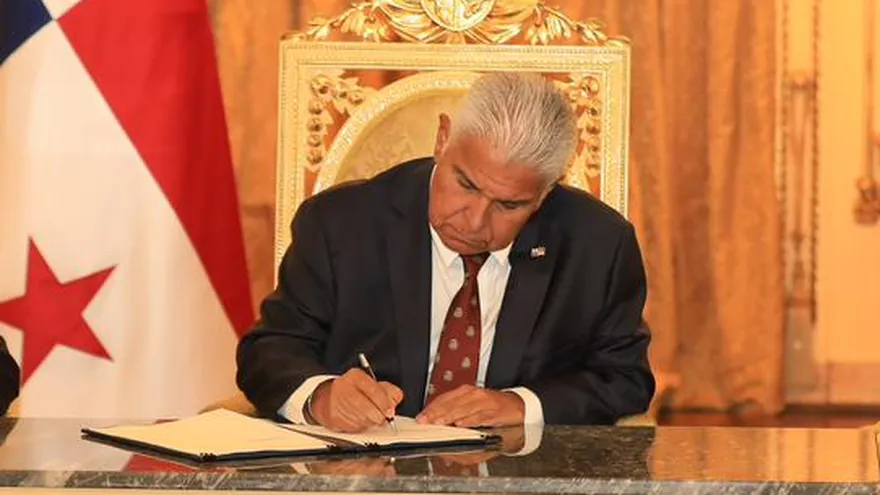 Presiden Mulino sanciona Ley de Sustancia Económica