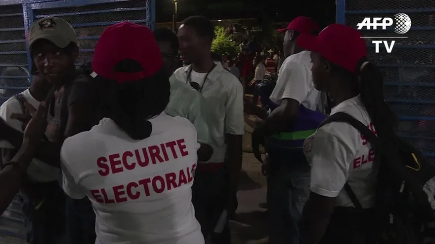 Haitianos votan para elegir nuevo presidente