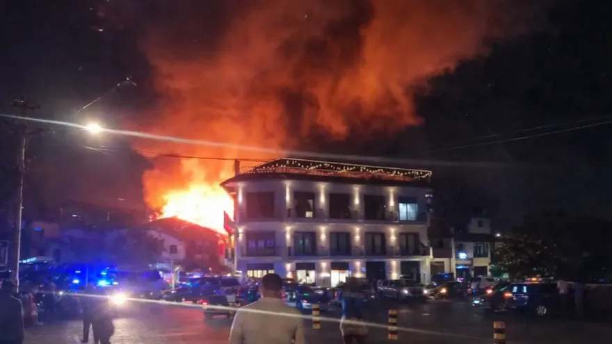 Fire Engulfs Two Structures in Panama's San Felipe District