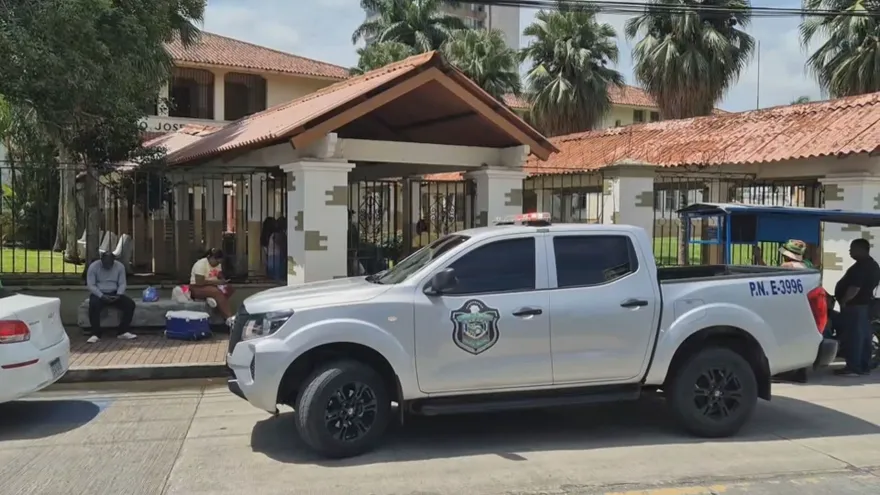 Estudiante del Colegio José Guardia Bravo fue apuñalado en un baño