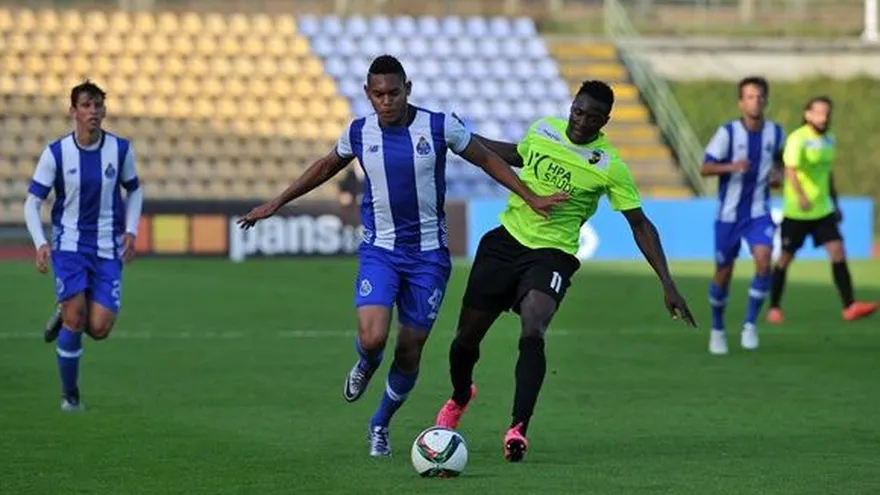 Ismael Díaz con doblete ante el Benfica B