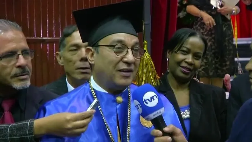 Eduardo Flores toma posesión como rector de la Universidad de Panamá
