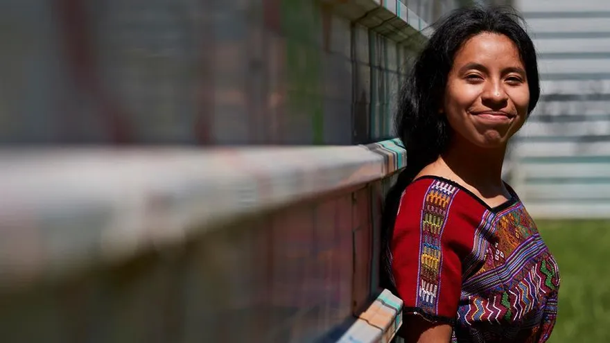 La cantante guatemalteca Sara Curruchich desea crear festival de música indígena