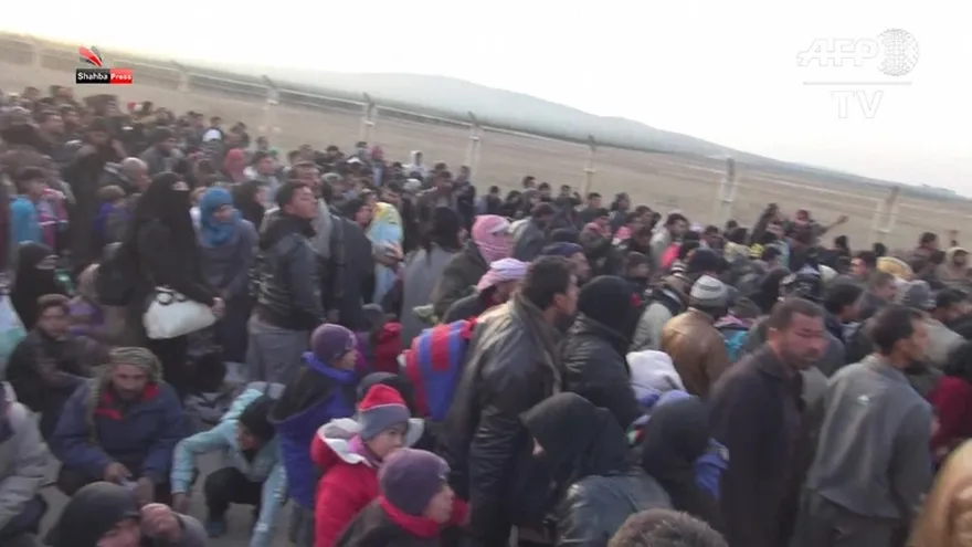 Sirios huyen tras avance del ejército en Alepo