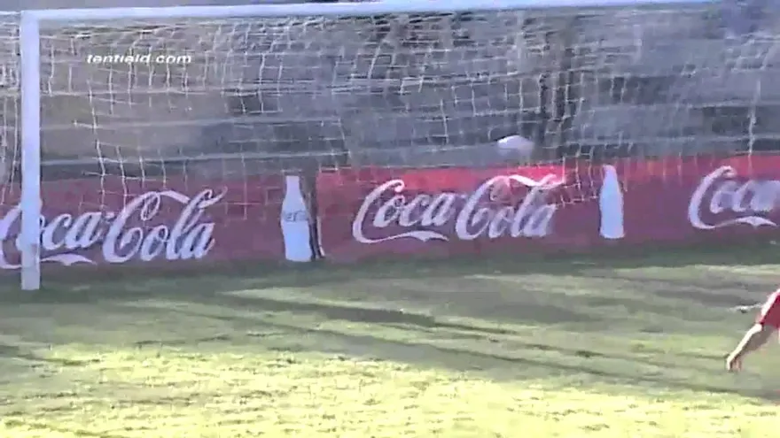 Gol y asistencia del delantero Cecilio Waterman con su club Fénix de Uruguay