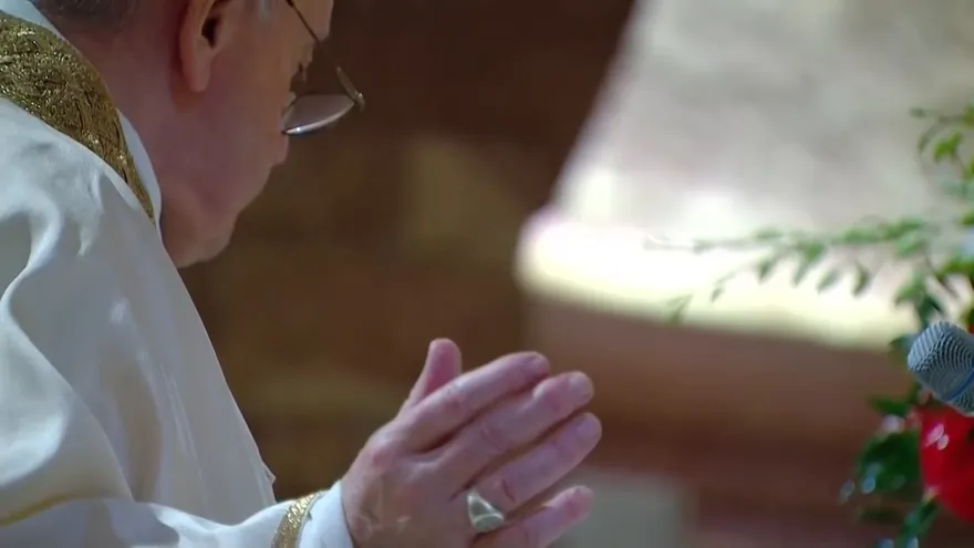 Papa firma en Asís su nueva encíclica sobre la fraternidad