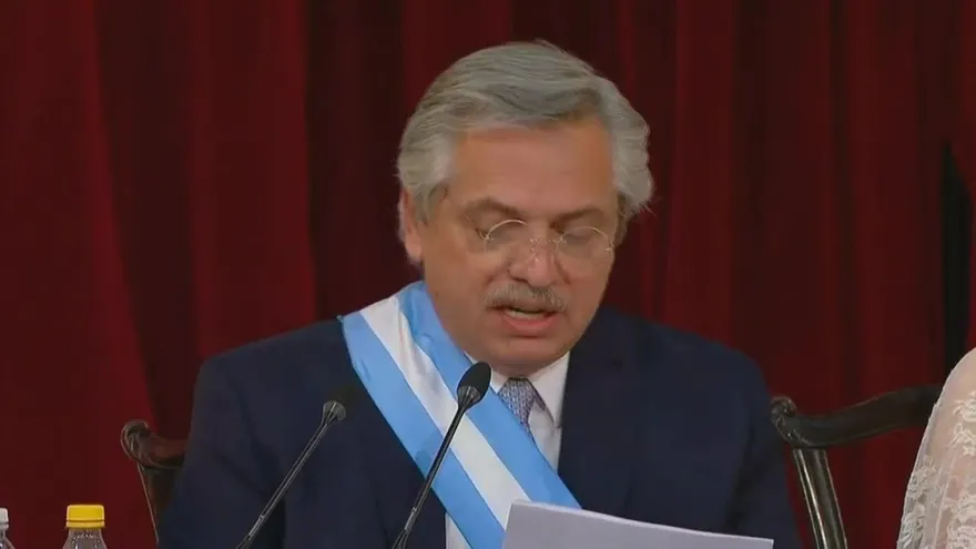 Alberto Fernández convoca a la unidad y promete reducir la pobreza al asumir poder en Argentina