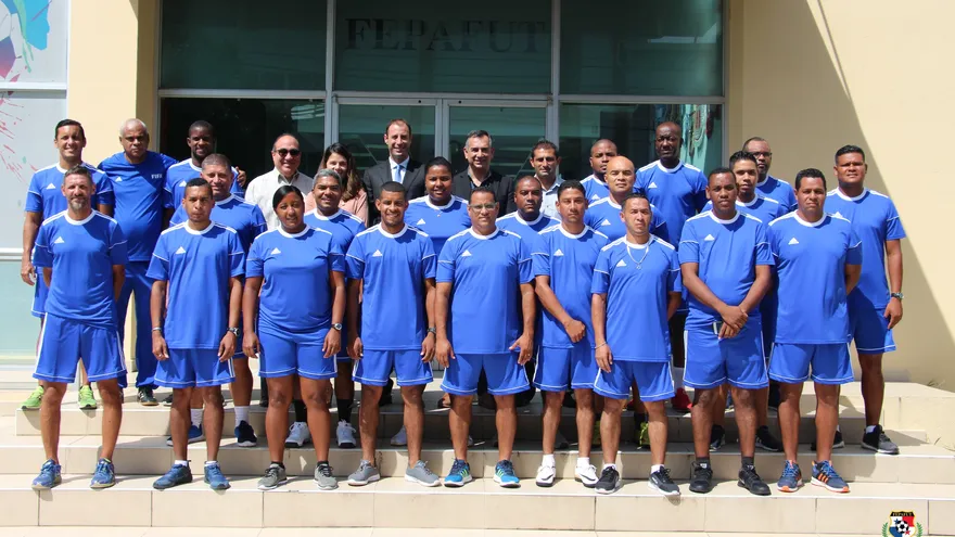 El fútbol femenino sigue su capacitación con el expositor FIFA Diego Gucci