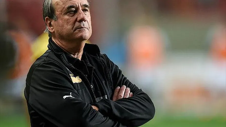 El técnico Levir Culpi ofrece trabajar gratuitamente para el Chapecoense