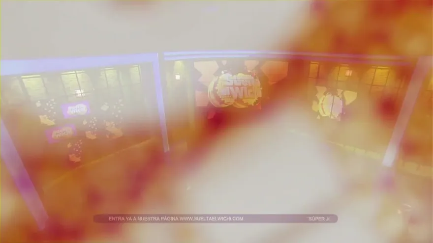 Lucho Pérez saloma con su hijo