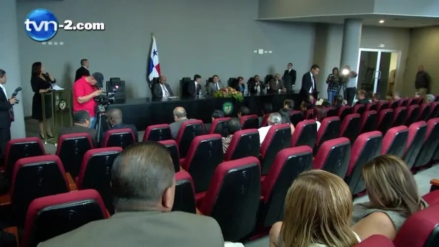 Suplentes de diputados exigen salario de viceministro