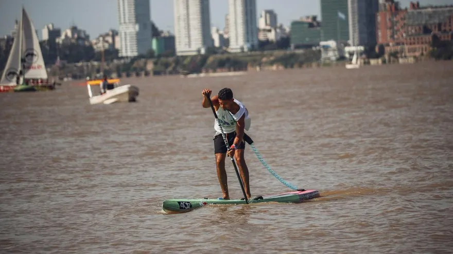 Jonathan Guardia compitió por Panamá en maratón de Stand-Up Paddle en Rosario 2019