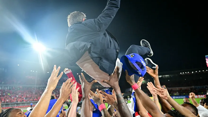 Celebración de la selección de Panamá junto a Thomas Christiansen