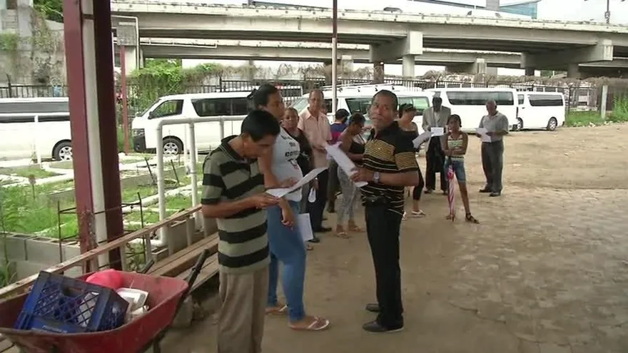 Buhoneros de Calidonia, en pie de guerra