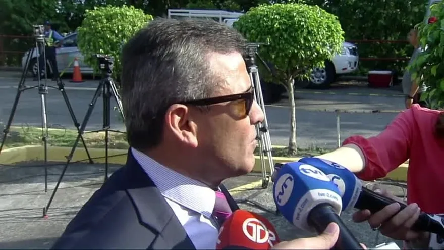 Defensa de Martinelli llega a audiencia por comida deshidratada