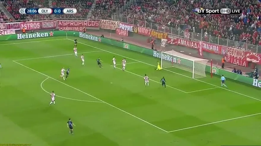 Arsenal superó 3-0 a Olympiakos y clasificó a octavos