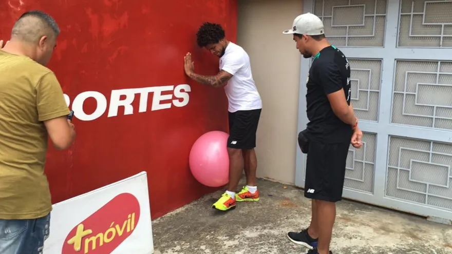 Román Torres continúo su trabajo de recuperación en entrenamiento de la Sele