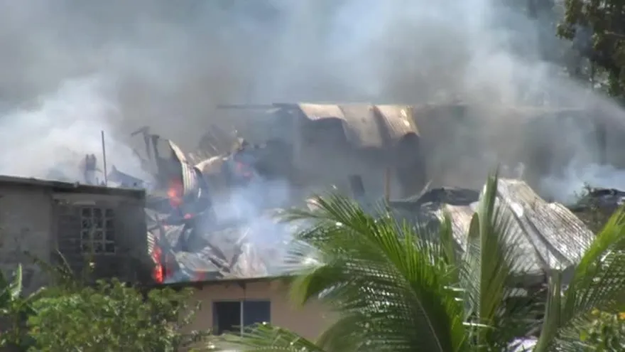 Fuego en Paraíso deja a varias familias damnificadas