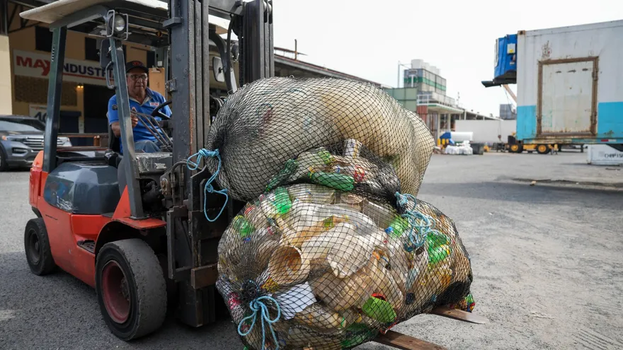 Parte de los desechos plásticos recolectados