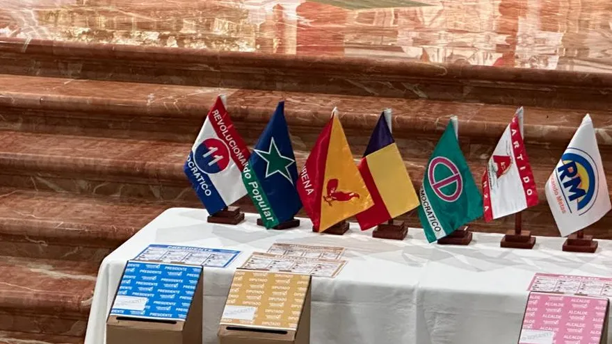 Banderas de los partidos políticos