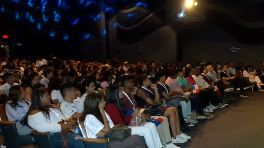 Jóvenes por un canal sostenible para futuras generaciones