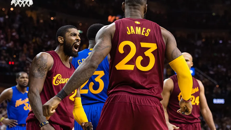 Kyrie Irving  y James, fueron las bujías de los Cavaliers de Cleveland.