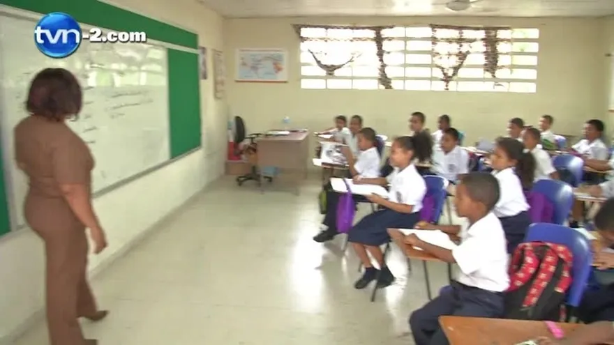 Profesores denuncian suspensión de ‘Entre pares’