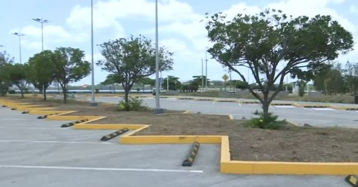 Alcaldía evalúa cobro de estacionamientos por uso de terreno en El Chorrillo, descartan tarifas en la Cinta Costera